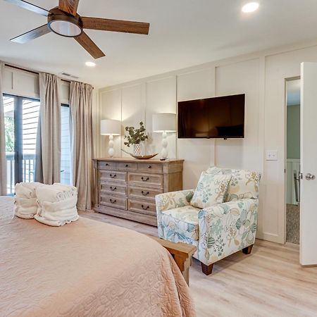 Modern Hilton Head Retreat Walk To Beach And Golf! ヒルトンヘッドアイランド エクステリア 写真
