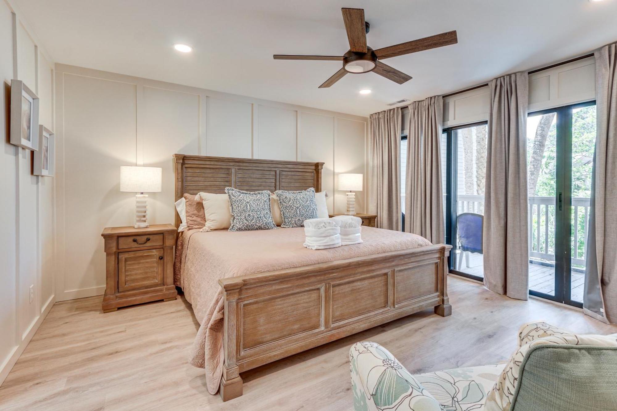 Modern Hilton Head Retreat Walk To Beach And Golf! ヒルトンヘッドアイランド エクステリア 写真