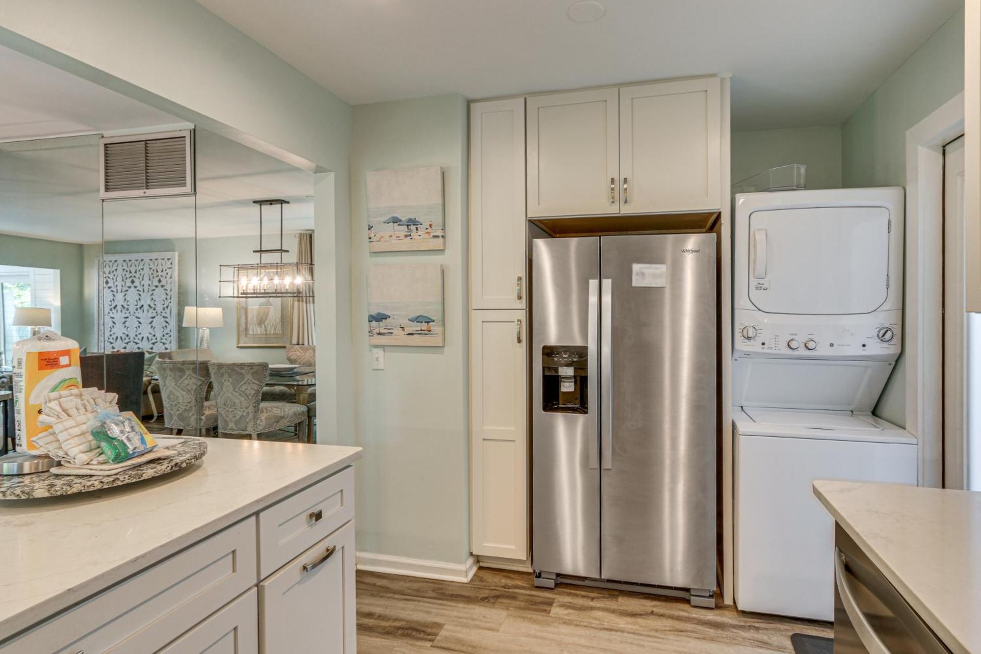 Modern Hilton Head Retreat Walk To Beach And Golf! ヒルトンヘッドアイランド エクステリア 写真