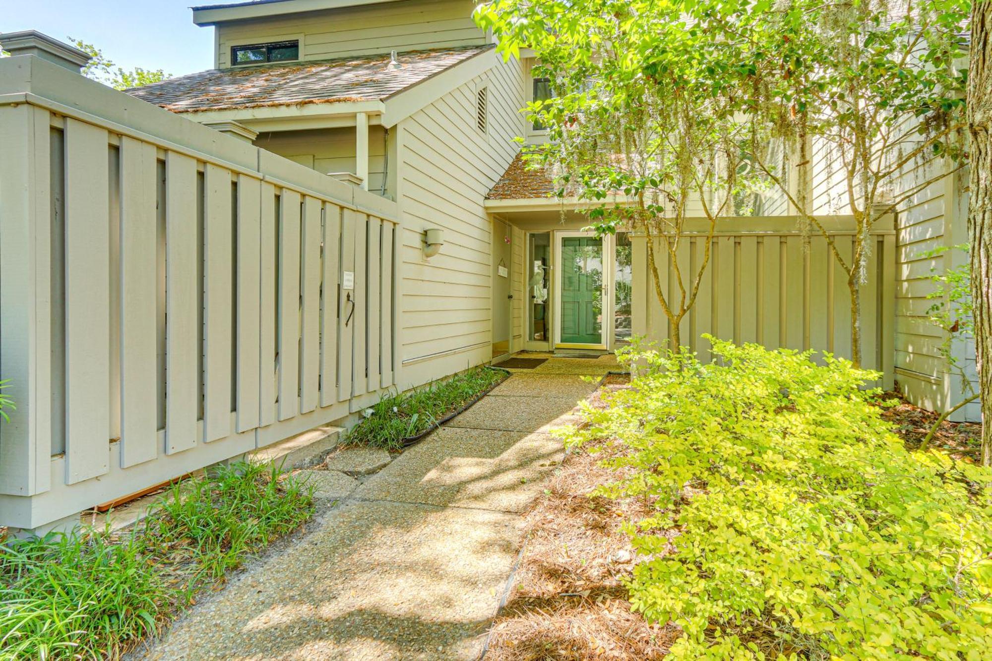 Modern Hilton Head Retreat Walk To Beach And Golf! ヒルトンヘッドアイランド エクステリア 写真